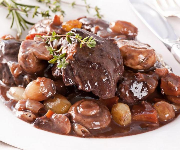 Nous vous concoctons de délicieux plats français.